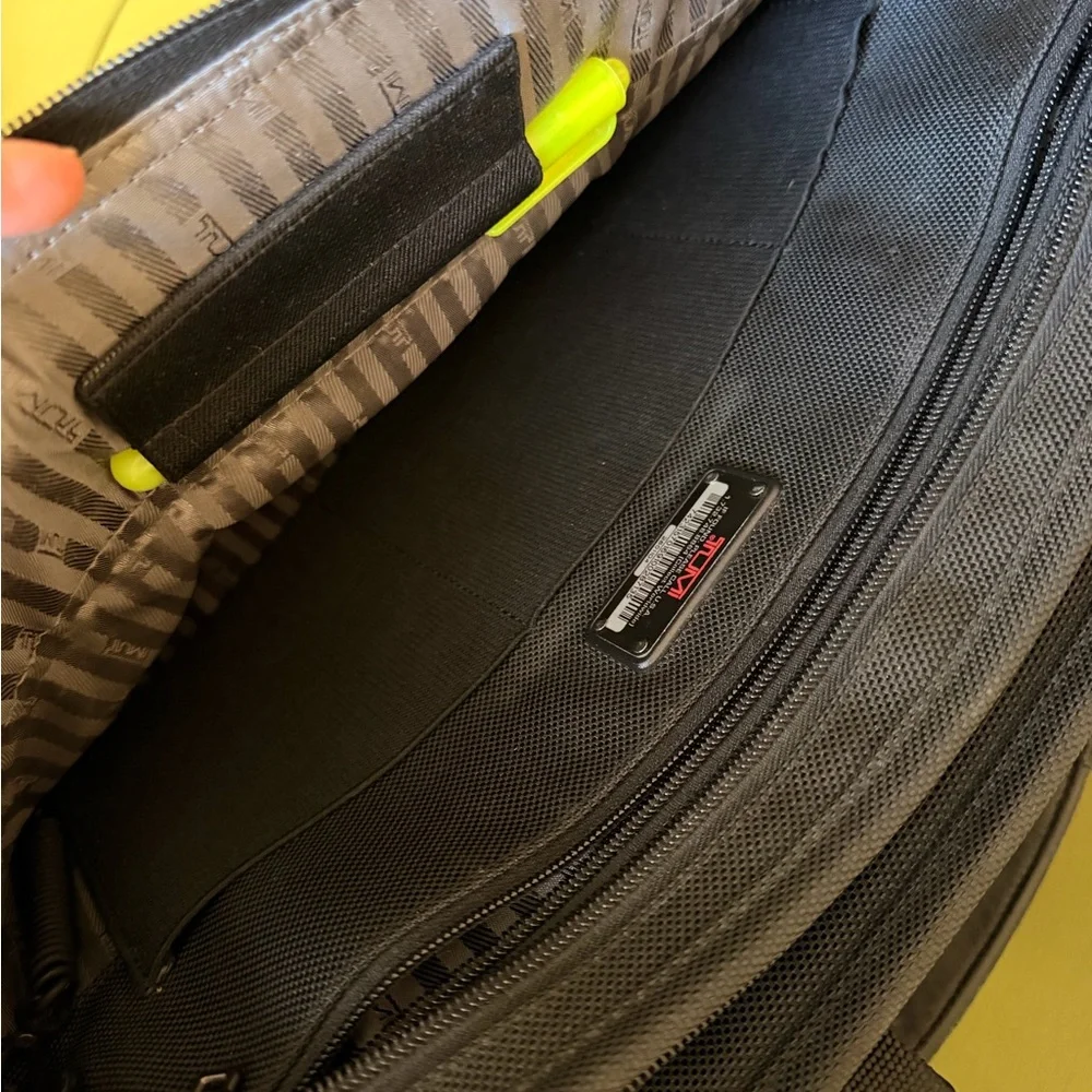 vintage tumi ballistic nylon laptop briefcase in classic black